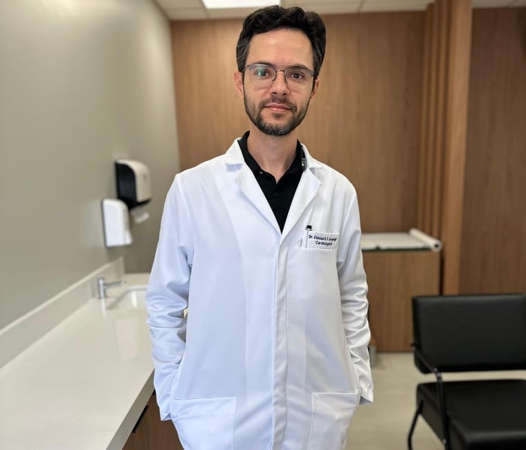 Dr. Vinicius Alvarenga